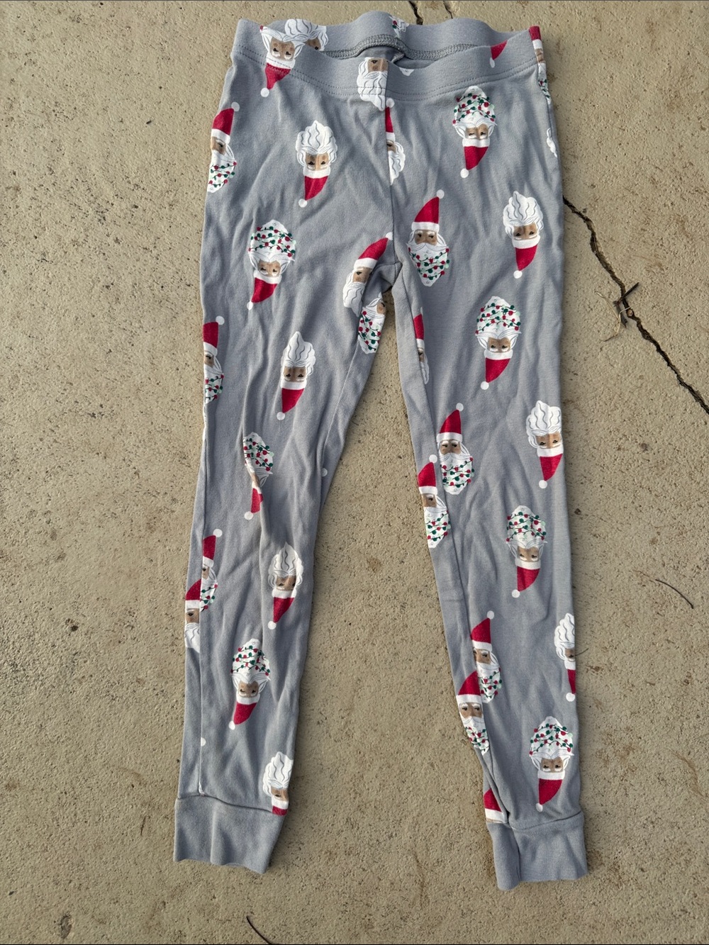 Old Navy Gray Holiday Santa pajama bottoms size L (10)